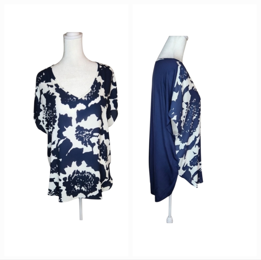 NEW Loft Navy and White Print Short Dolman Sleeve Top Size Medium